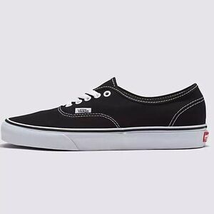 Vans Men’s Authentic Black
VN000EE3BLK
Sneakers